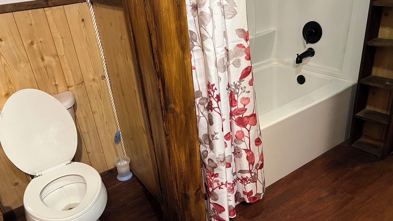 Photo of Bathroom in Marion Station