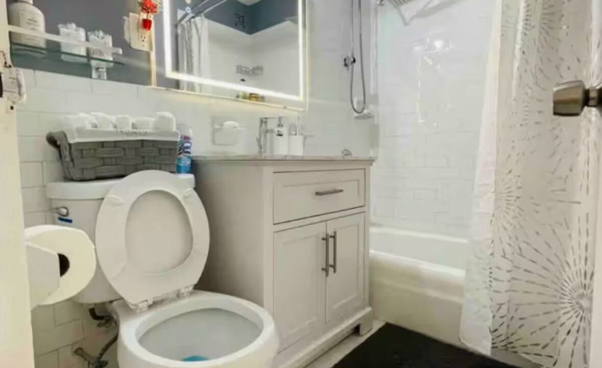 Photo of Bathroom in East Harlem
