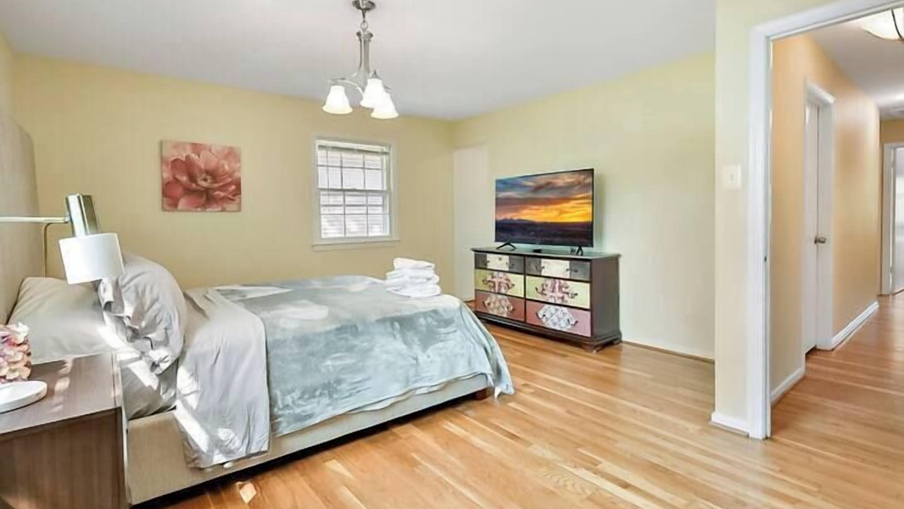 Photo of Bedroom in Tysons