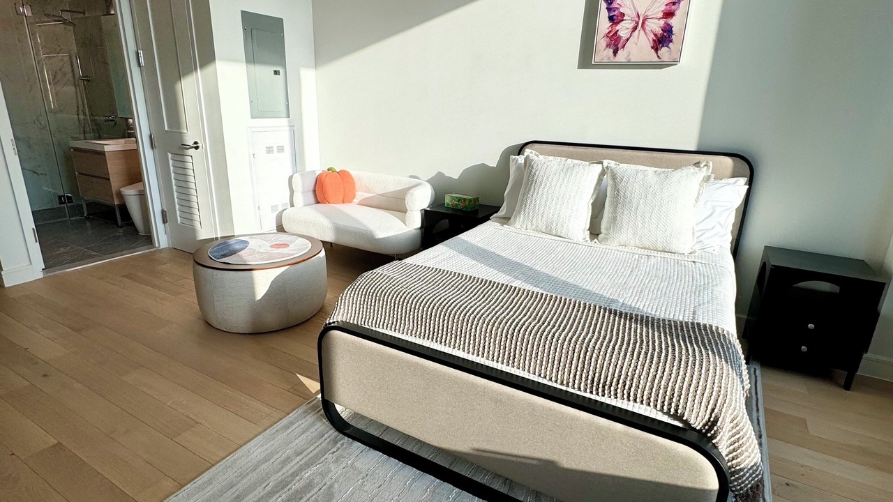 Photo of Bedroom in Hunters Point