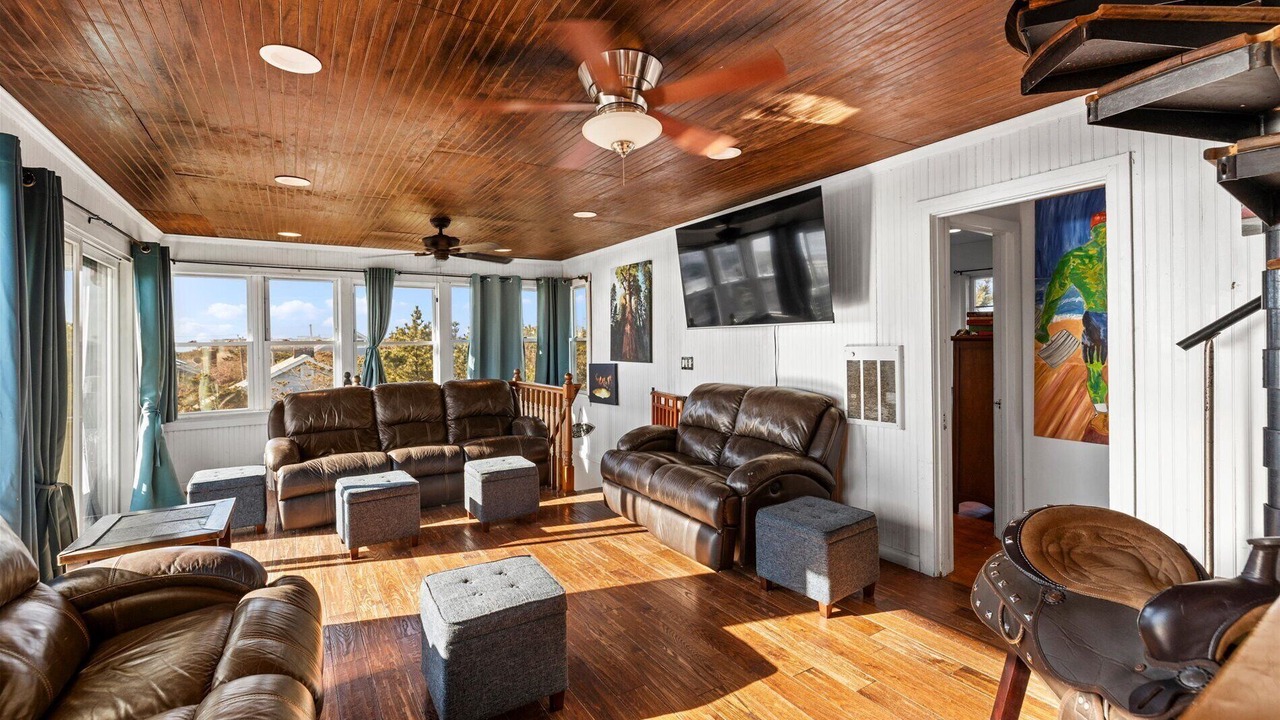 Photo of Livingroom in Ocean Bay Park