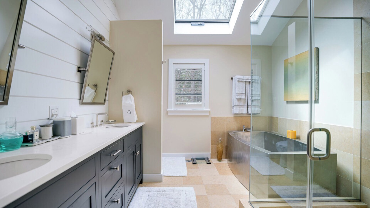 Photo of Bathroom in Sagaponack