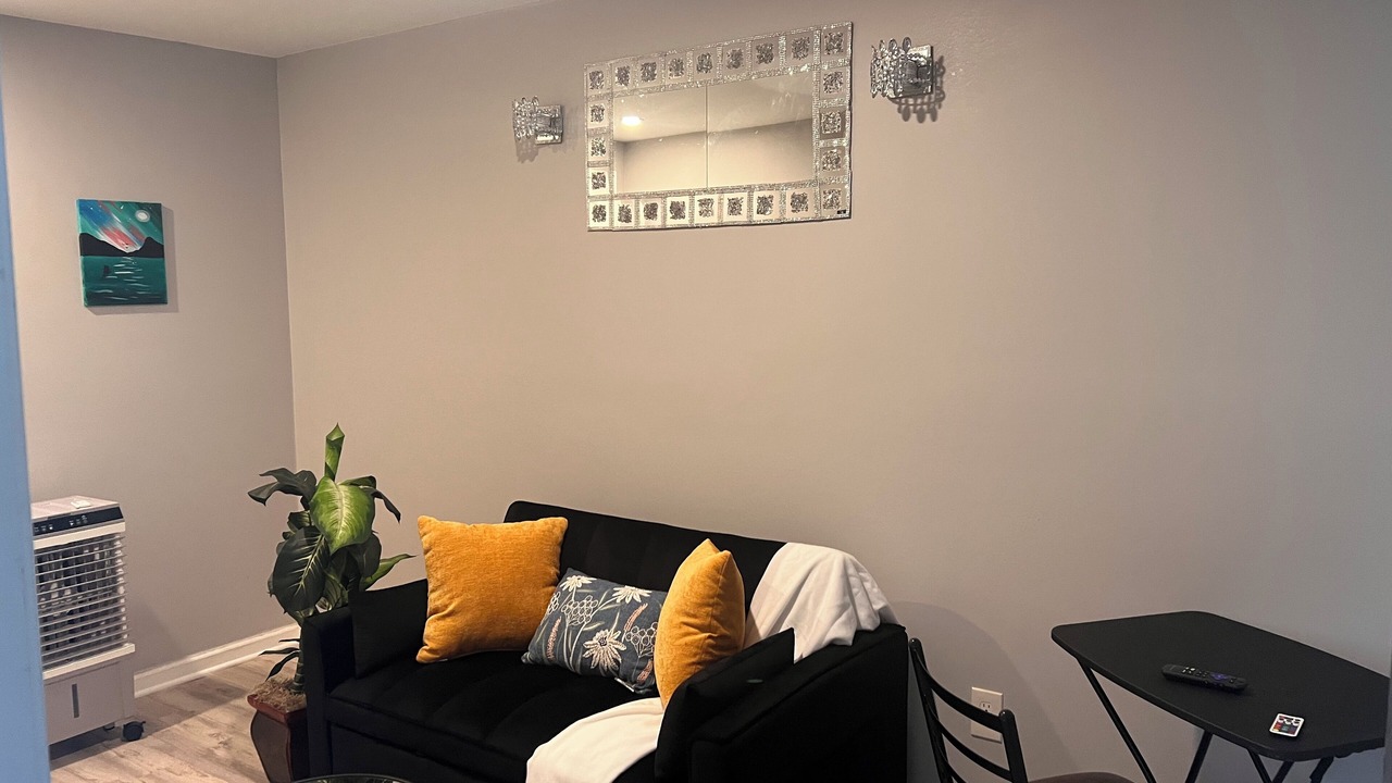 Photo of Livingroom in Bridgeview/Greenlawn