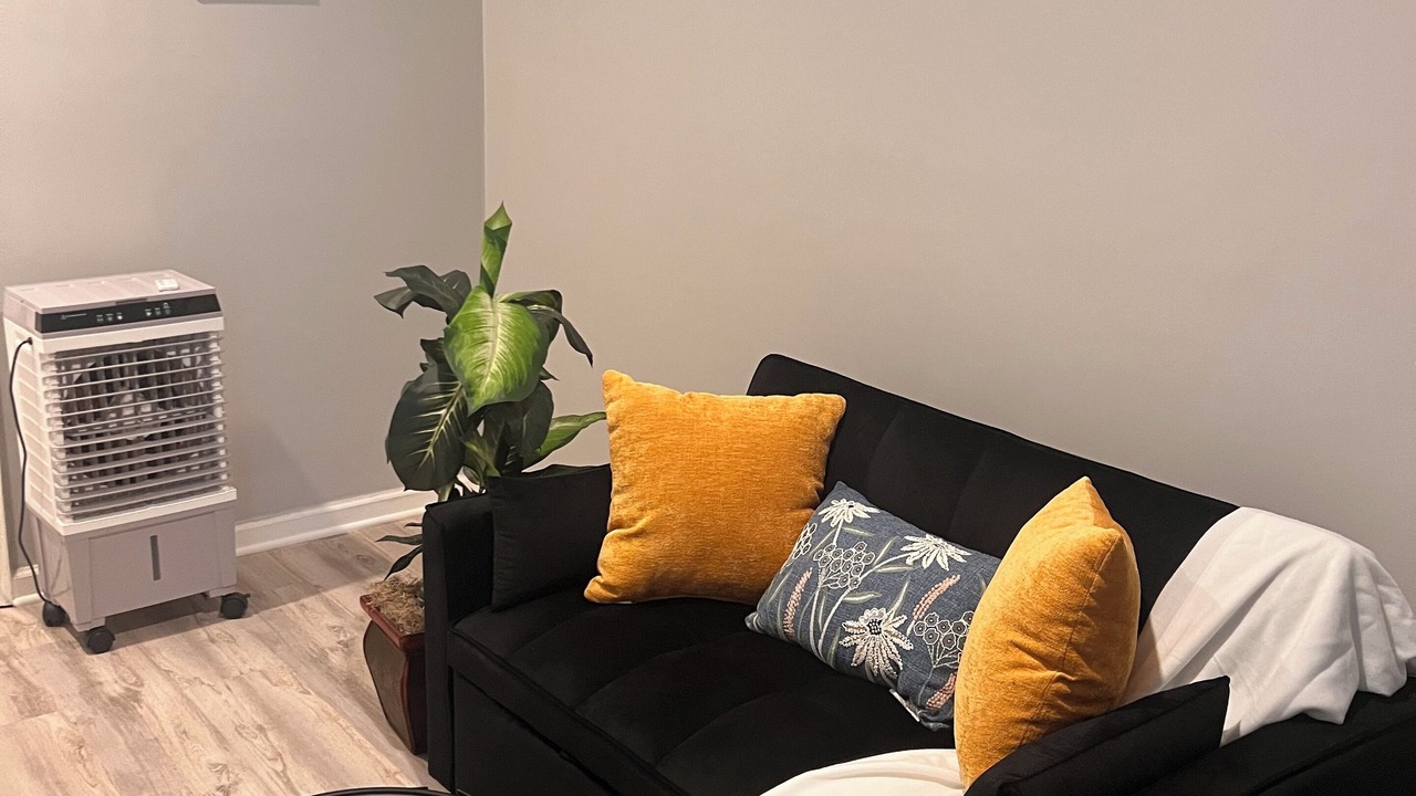 Photo of Livingroom in Bridgeview/Greenlawn