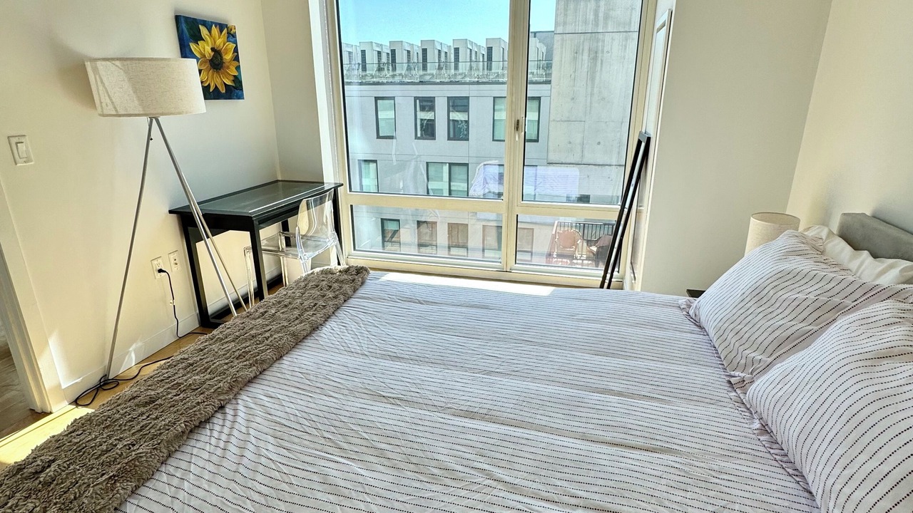 Photo of Bedroom in Hunters Point