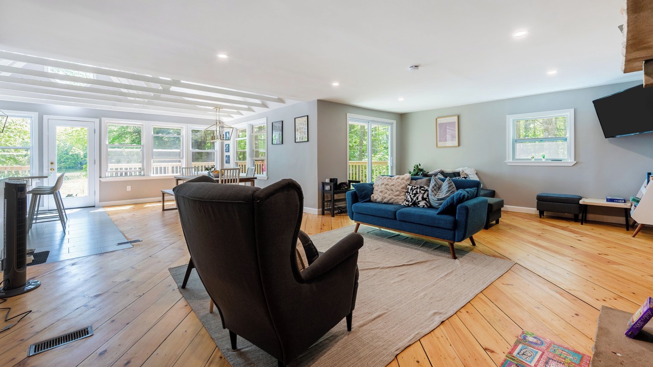 Photo of Livingroom in Barrington