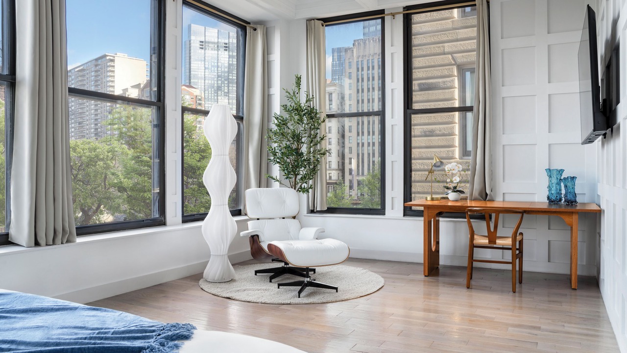 Photo of Bedroom in Theatre District