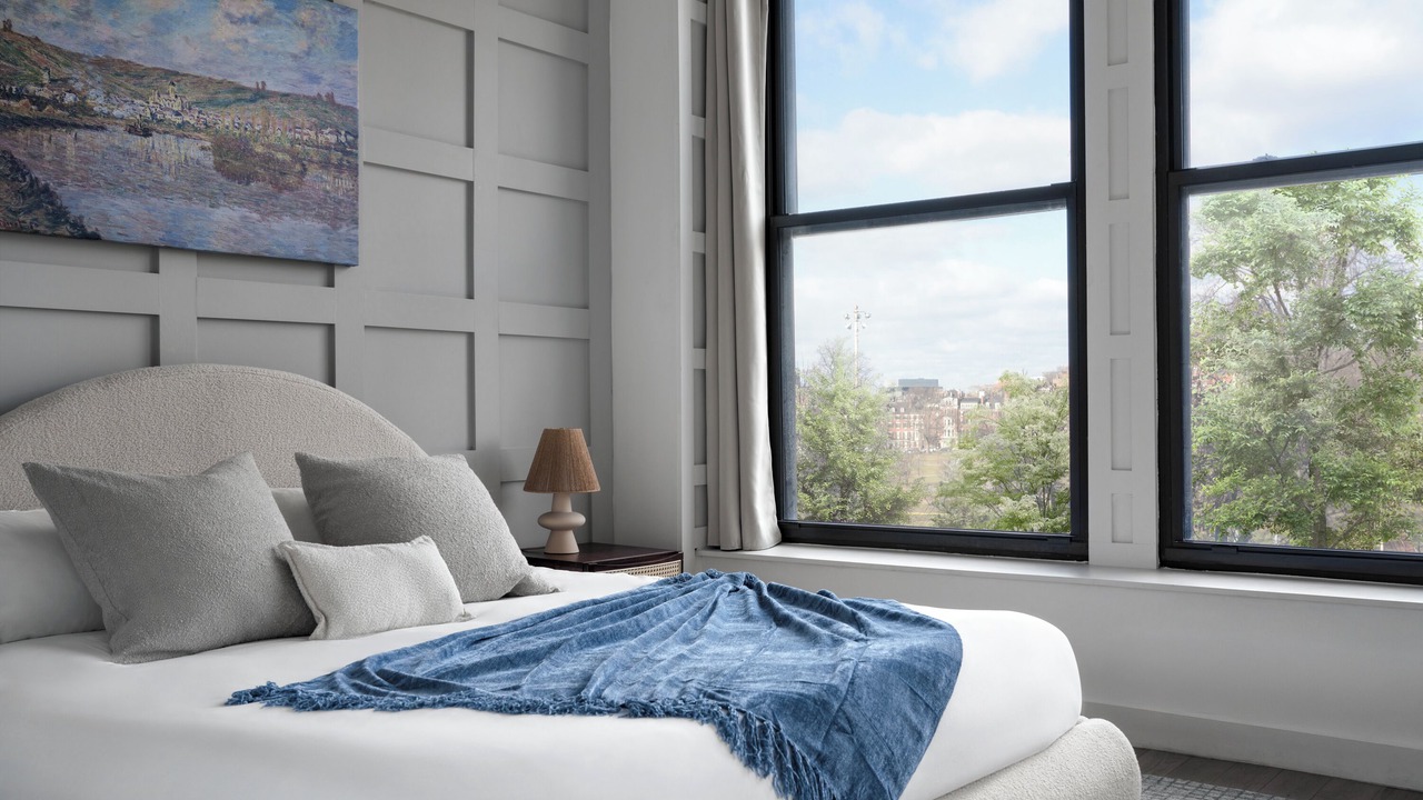 Photo of Bedroom in Theatre District