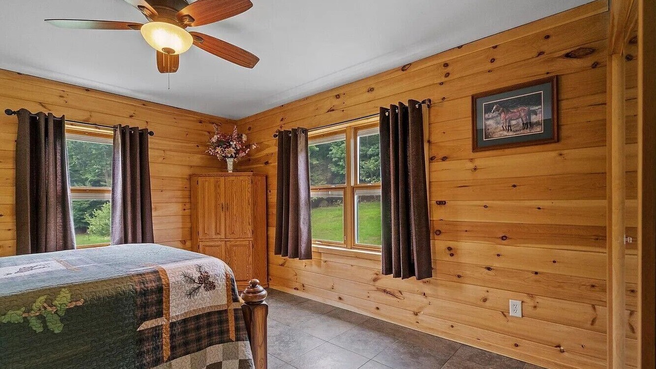 Photo of Bedroom in Day