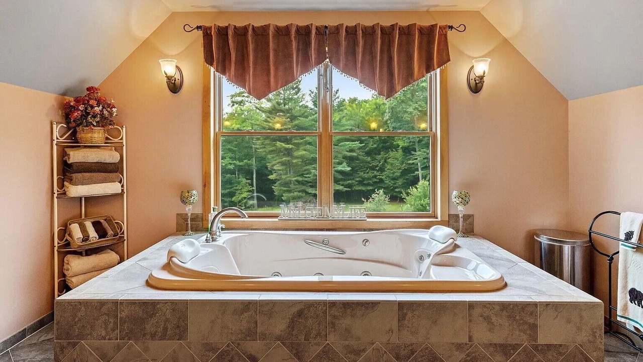 Photo of Bathroom in Day