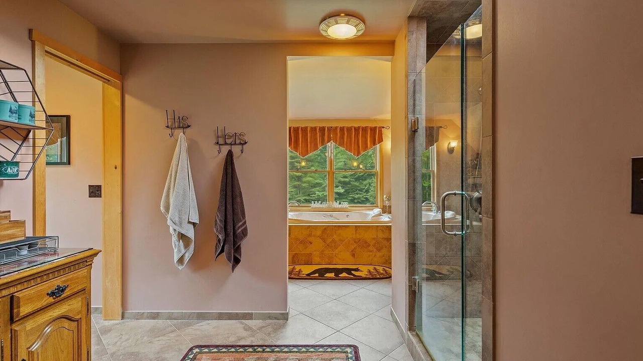 Photo of Bathroom in Day