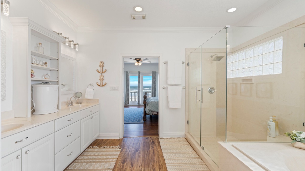 Photo of Bathroom in Miramar