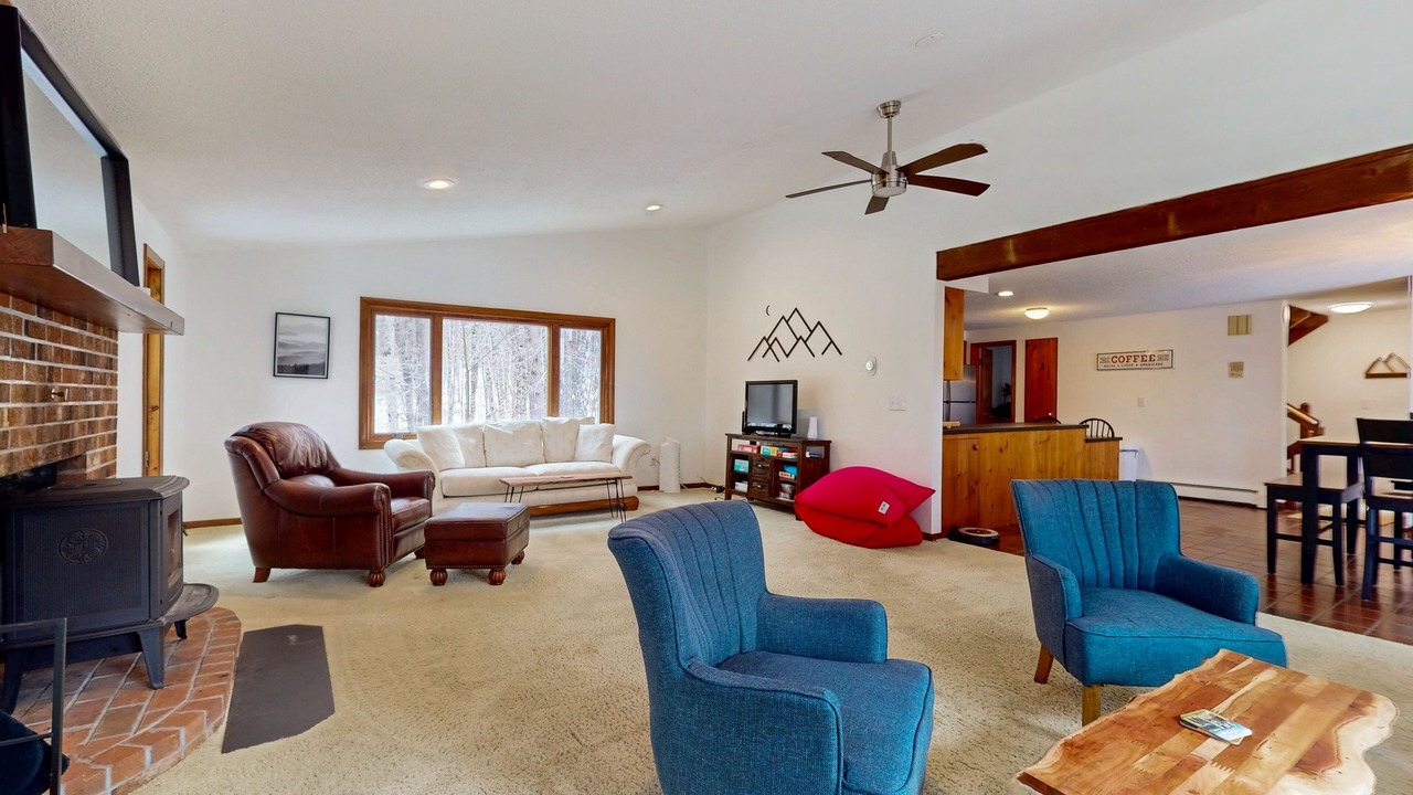 Photo of Livingroom in West Hartford