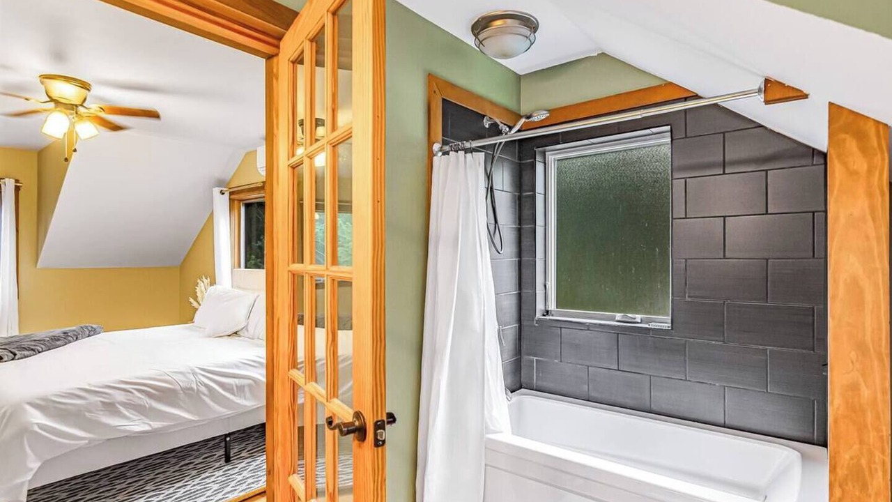 Photo of Bathroom in Eden