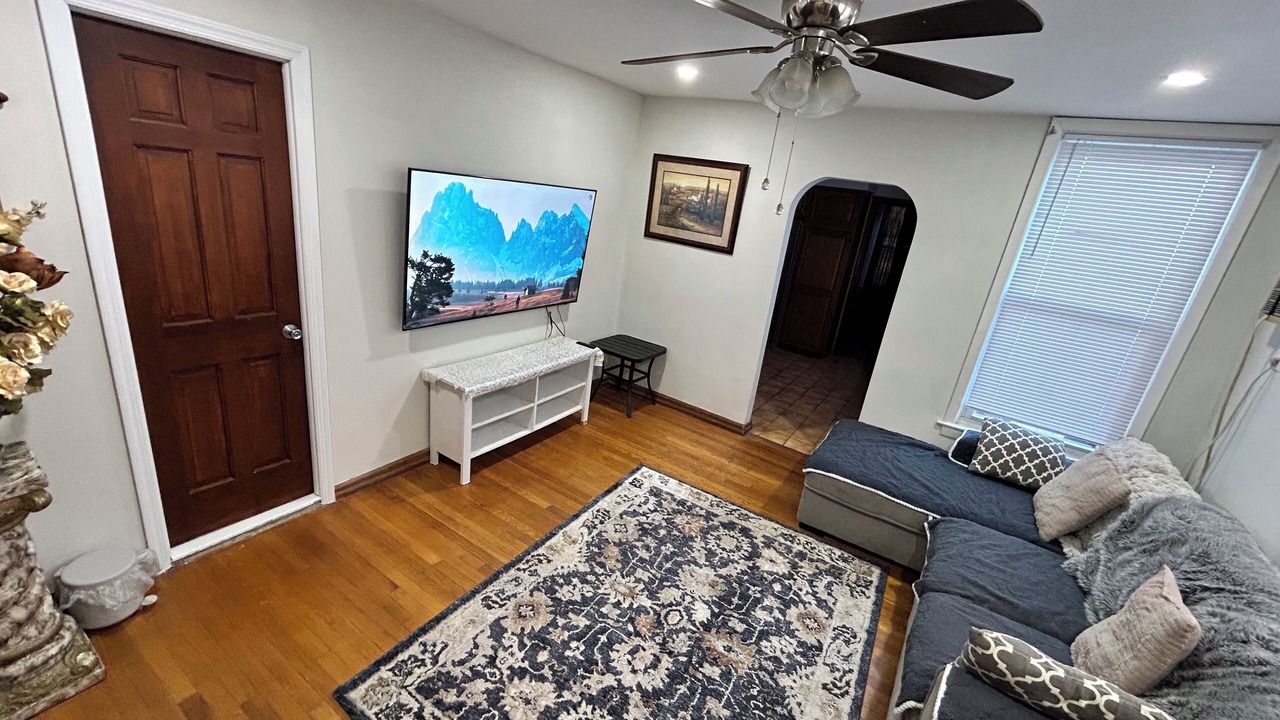 Photo of Livingroom in Bayonne