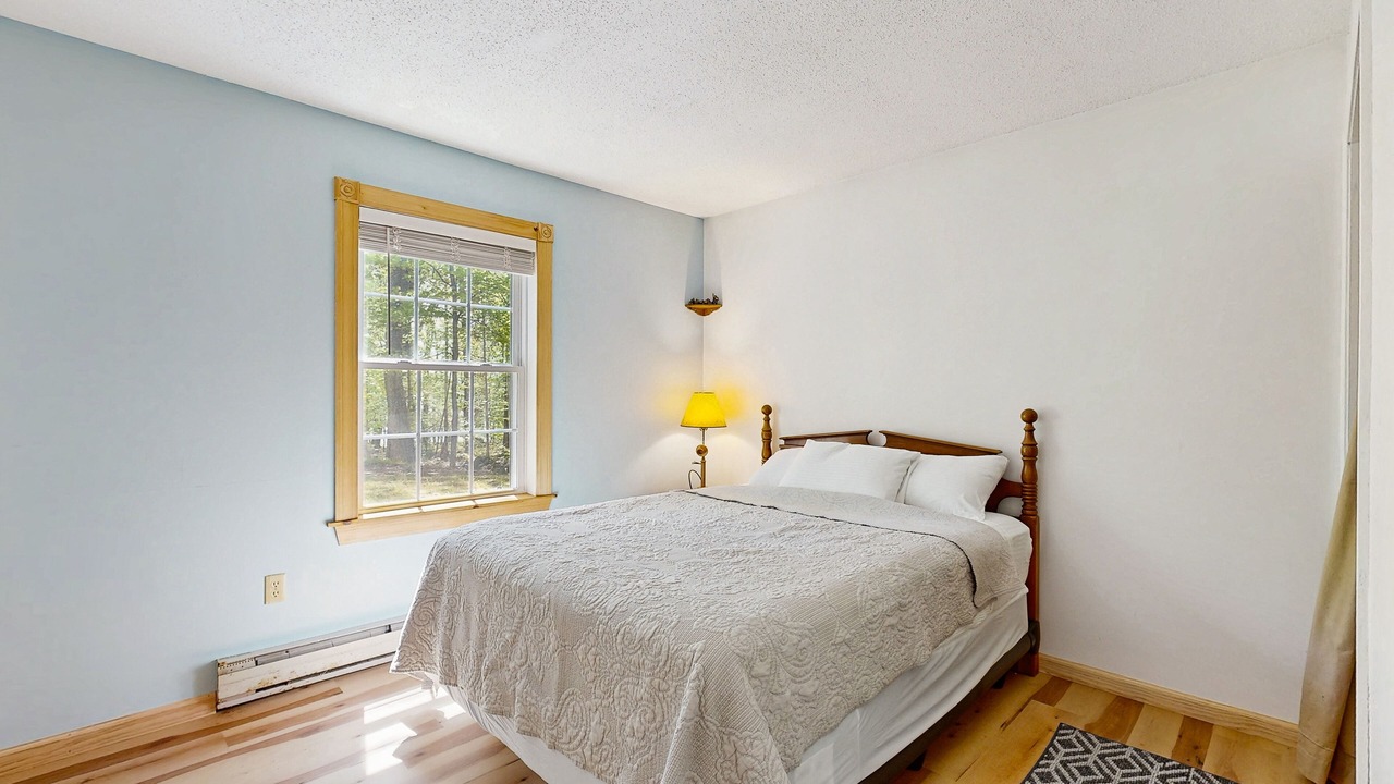 Photo of Bedroom in Moultonborough