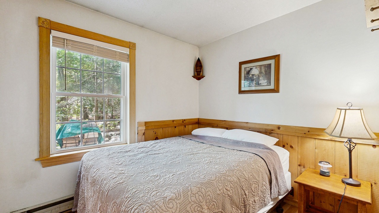 Photo of Bedroom in Moultonborough