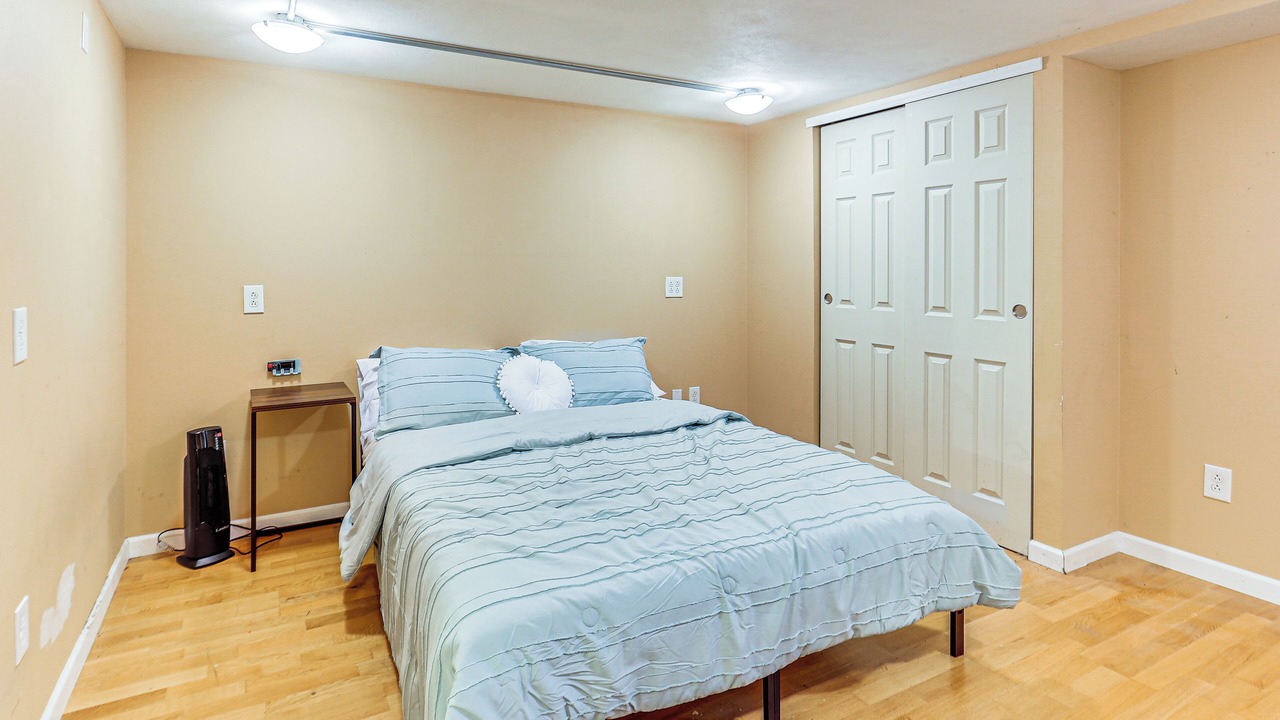 Photo of Bedroom in South Side Slopes