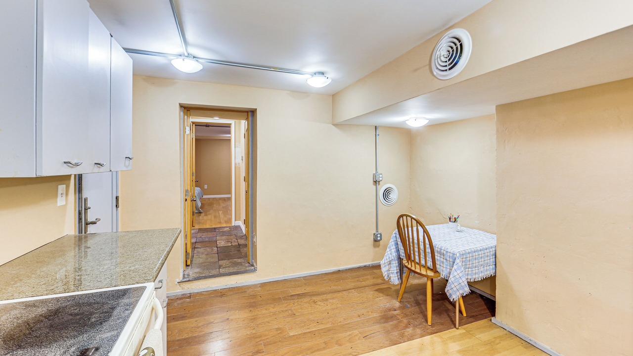 Photo of Kitchen in South Side Slopes