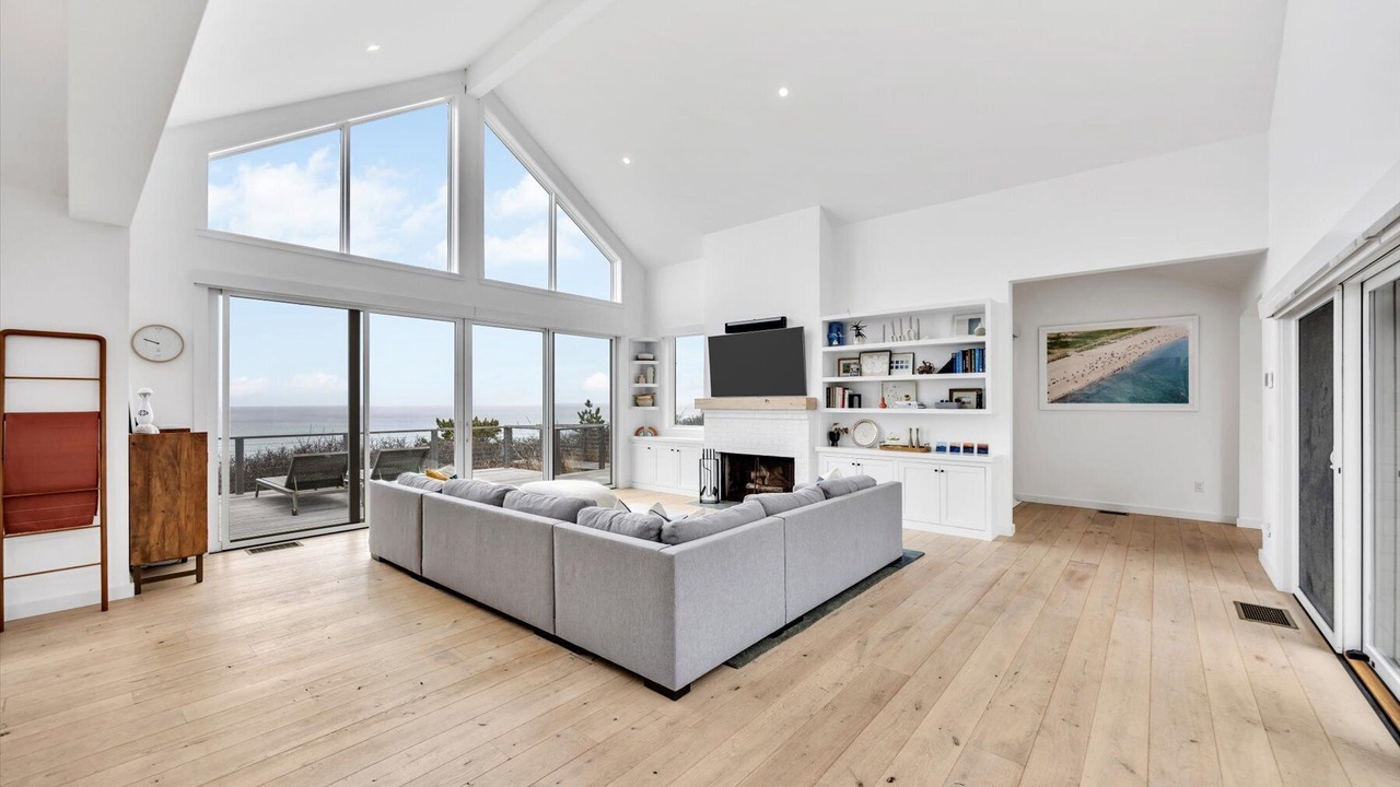 Photo of Livingroom in North Truro