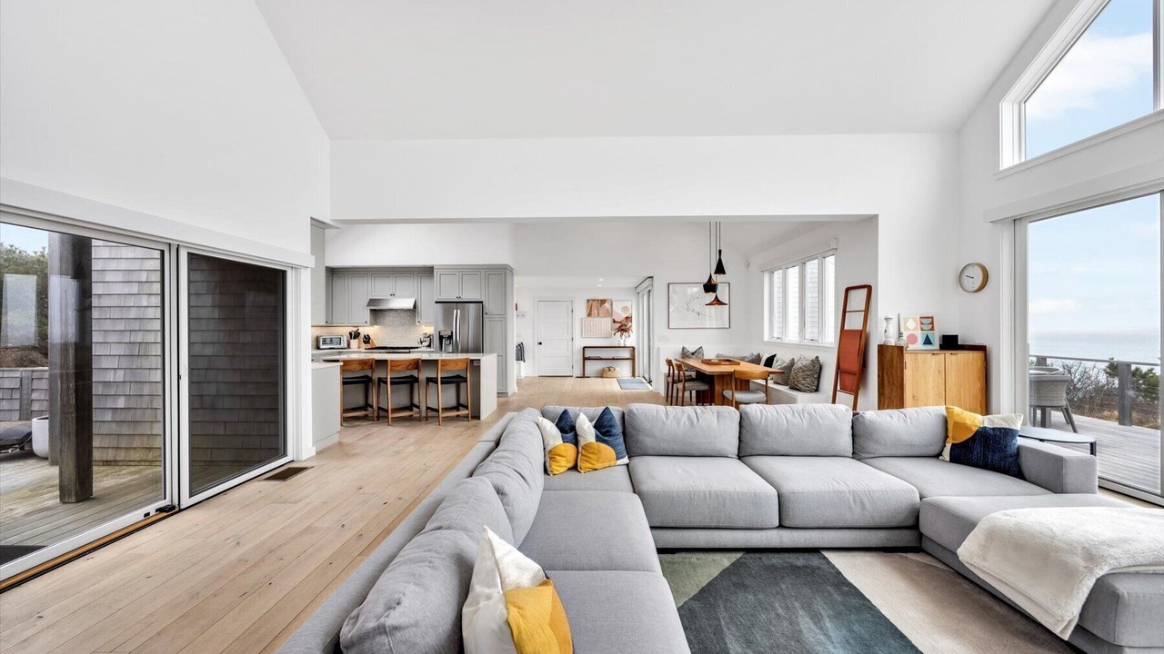 Photo of Livingroom in North Truro