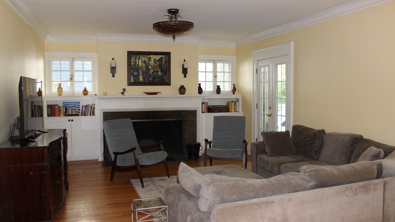 Photo of Livingroom in Eastside