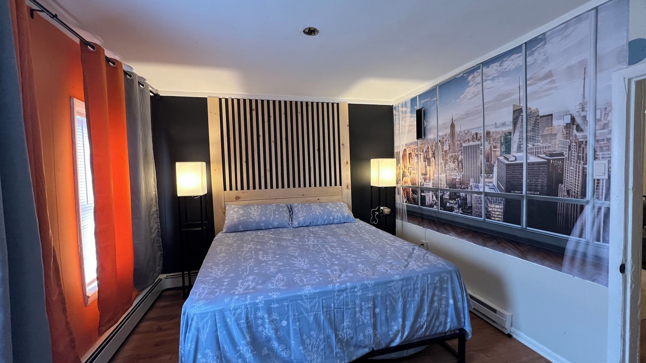 Photo of Bedroom in Stockade Historic District