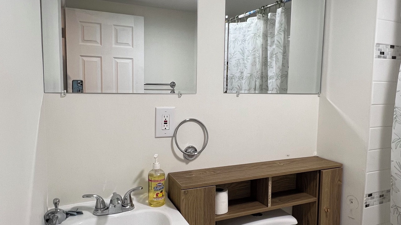 Photo of Bathroom in Stockade Historic District