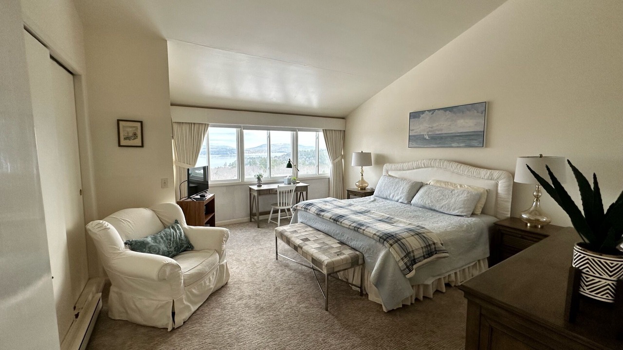 Photo of Bedroom in Sunapee