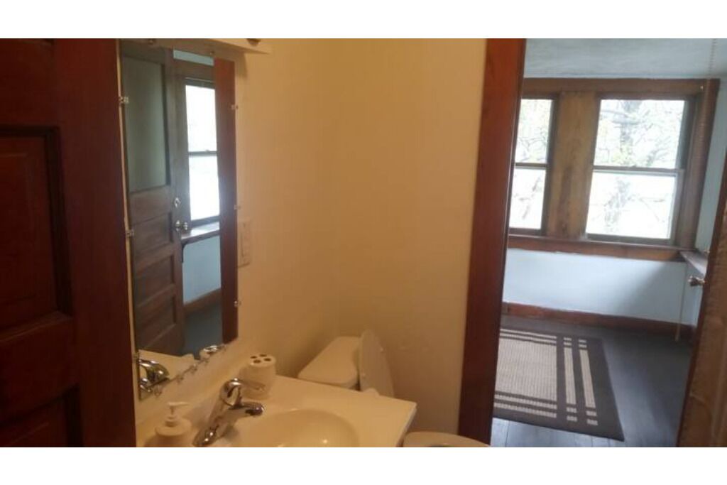 Photo of Bathroom in Palmyra