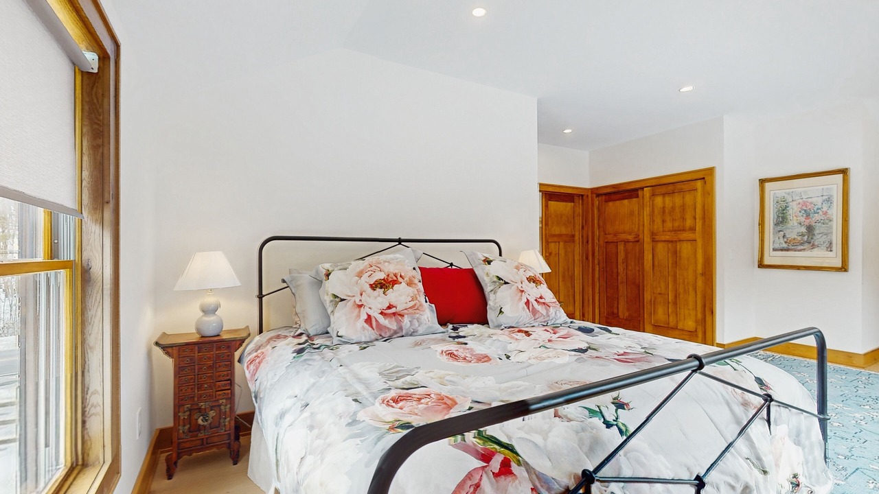 Photo of Bedroom in Bolton Landing
