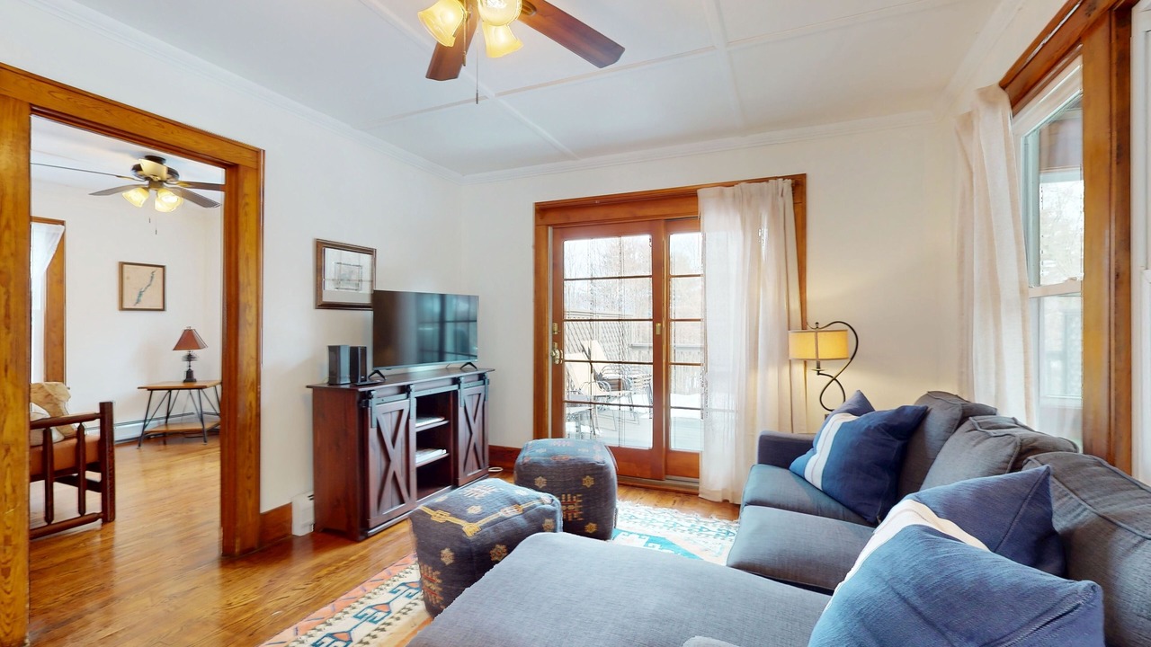 Photo of Livingroom in Bolton Landing