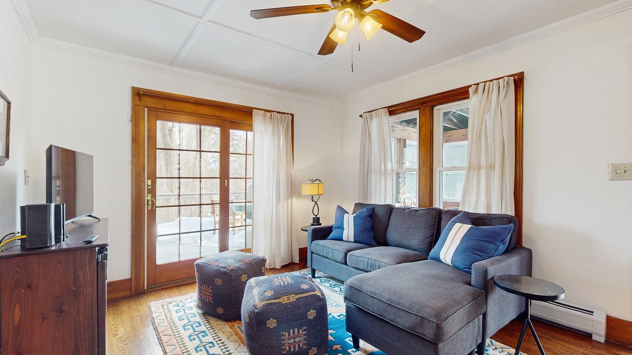 Photo of Livingroom in Bolton Landing