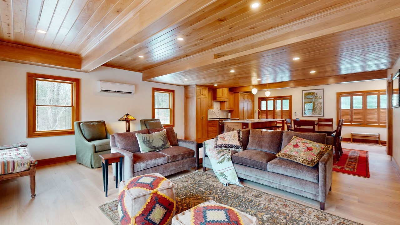 Photo of Livingroom in Bolton Landing