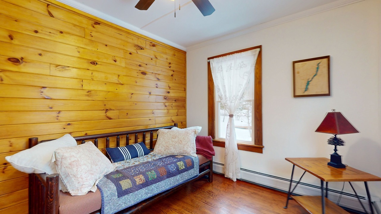 Photo of Livingroom in Bolton Landing