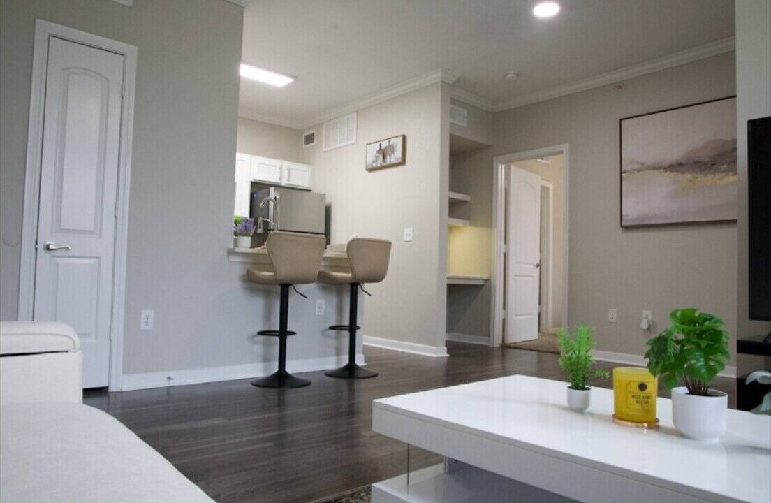 Photo of Livingroom in Alden Bridge