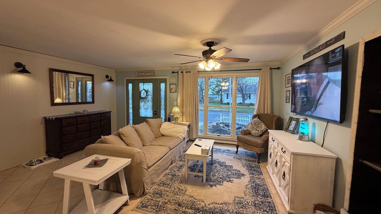 Photo of Livingroom in Greenbush
