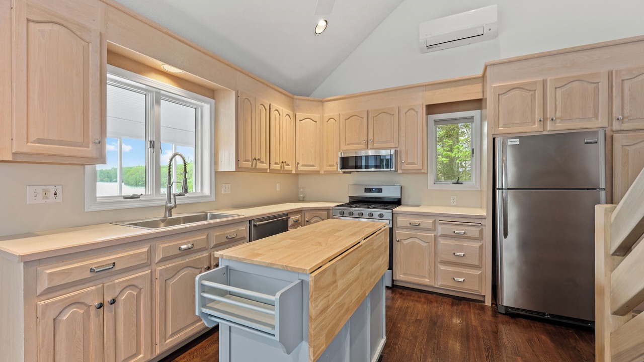 Photo of Kitchen in West Hill Lake