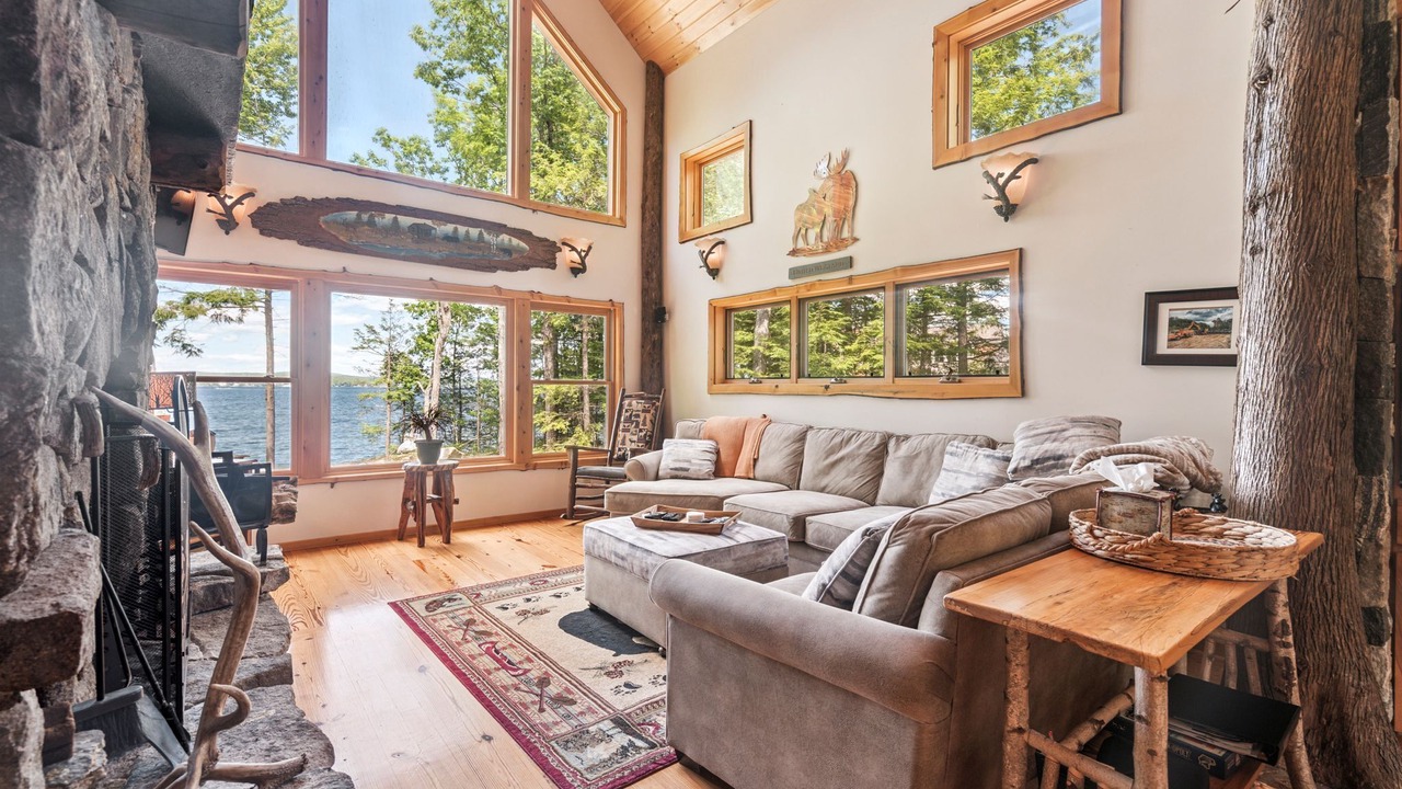 Photo of Livingroom in Alton Bay