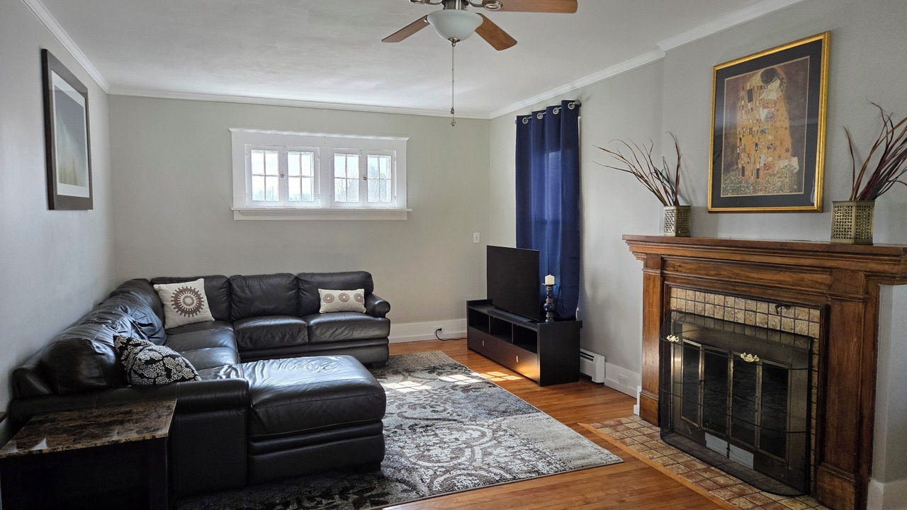 Photo of Livingroom in Baldwinsville