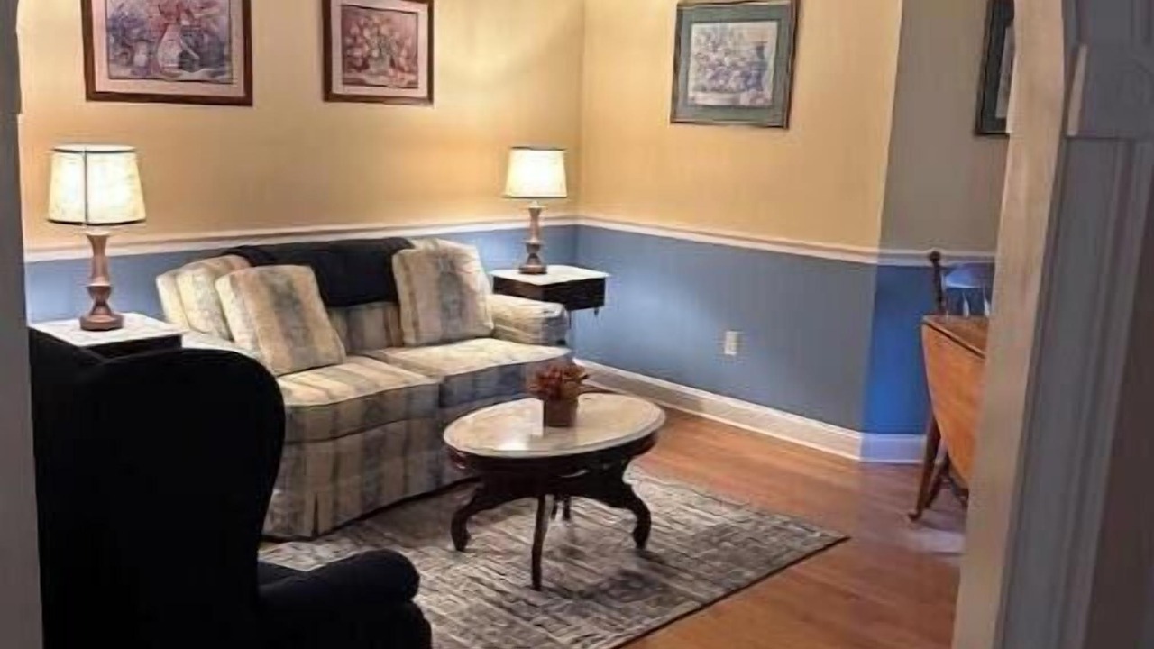 Photo of Livingroom in Delbarton