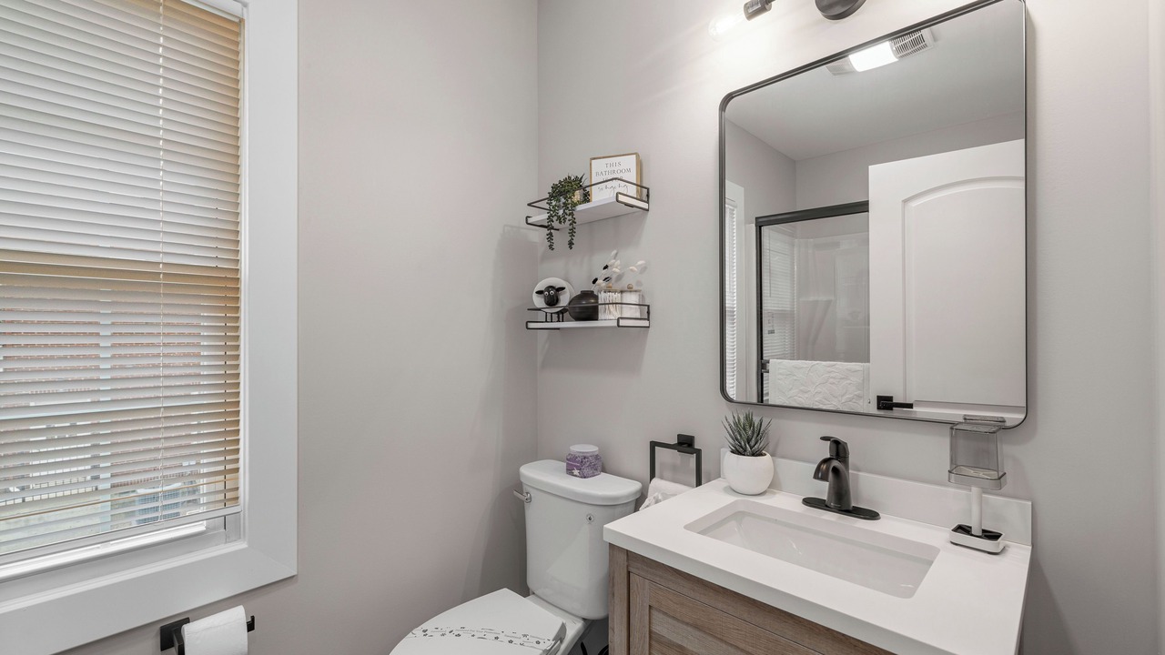 Photo of Bathroom in Downtown Niagara Falls