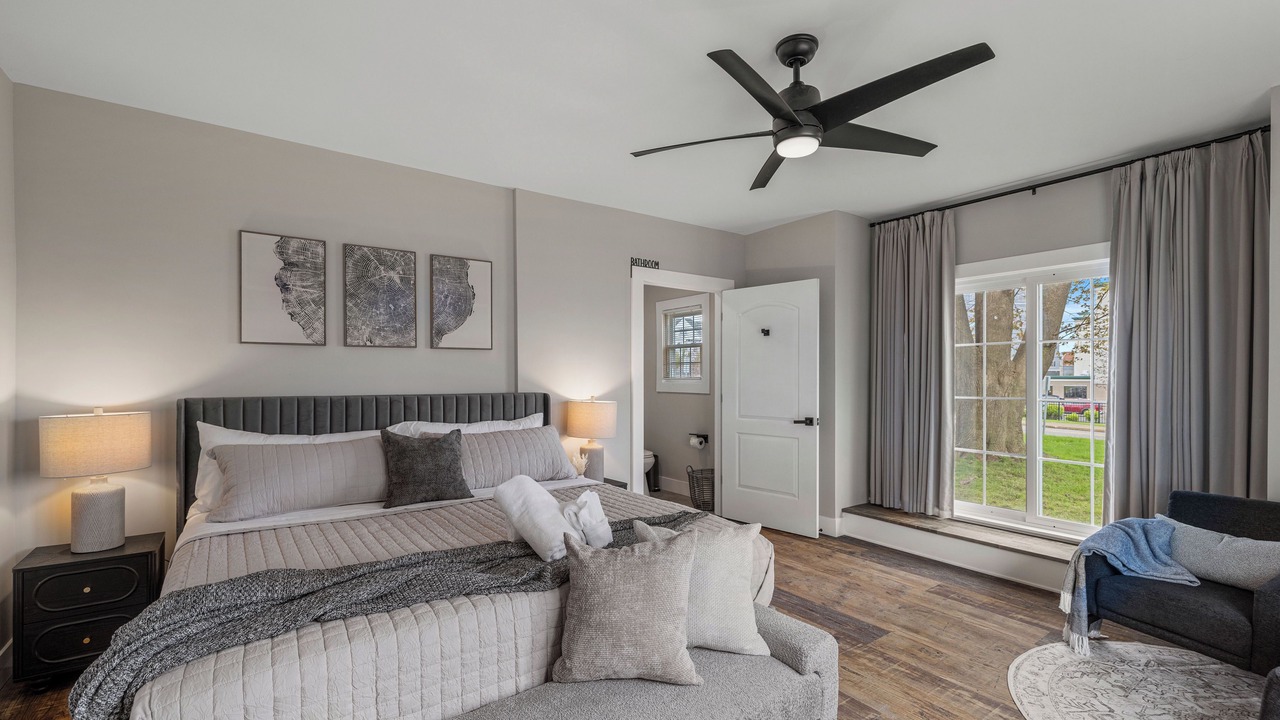 Photo of Bedroom in Downtown Niagara Falls