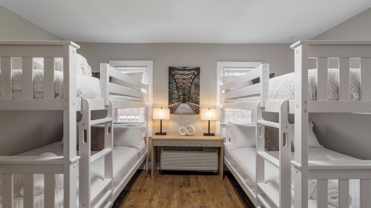 Photo of Bedroom in Downtown Niagara Falls
