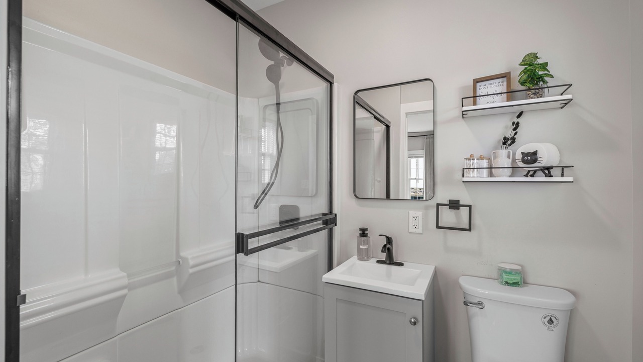 Photo of Bathroom in Downtown Niagara Falls