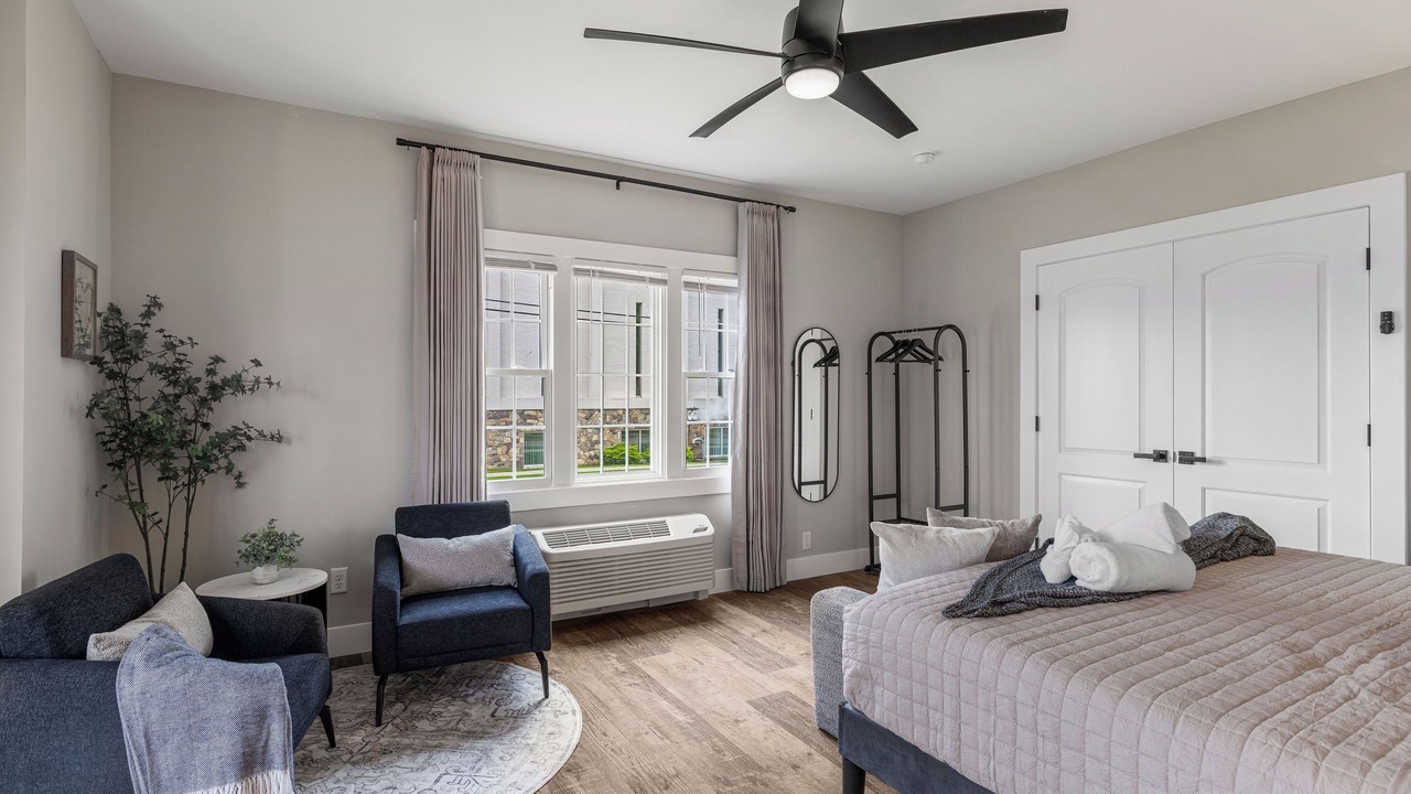 Photo of Bedroom in Downtown Niagara Falls