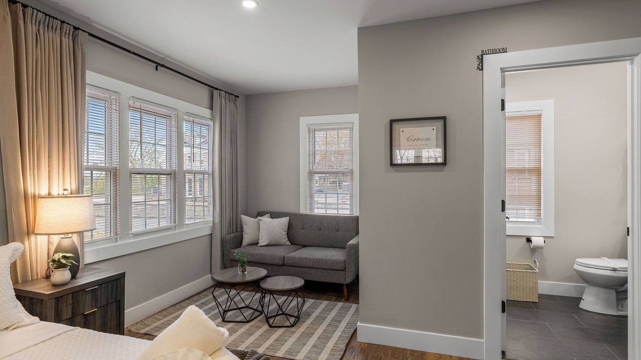 Photo of Bedroom in Downtown Niagara Falls
