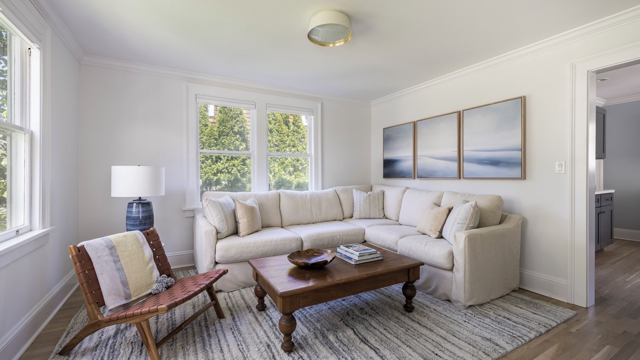 Photo of Livingroom in Village of Southampton
