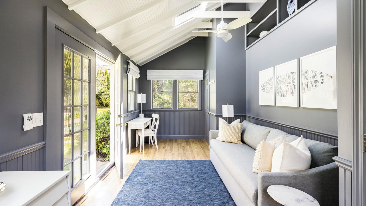 Photo of Livingroom in Village of Southampton