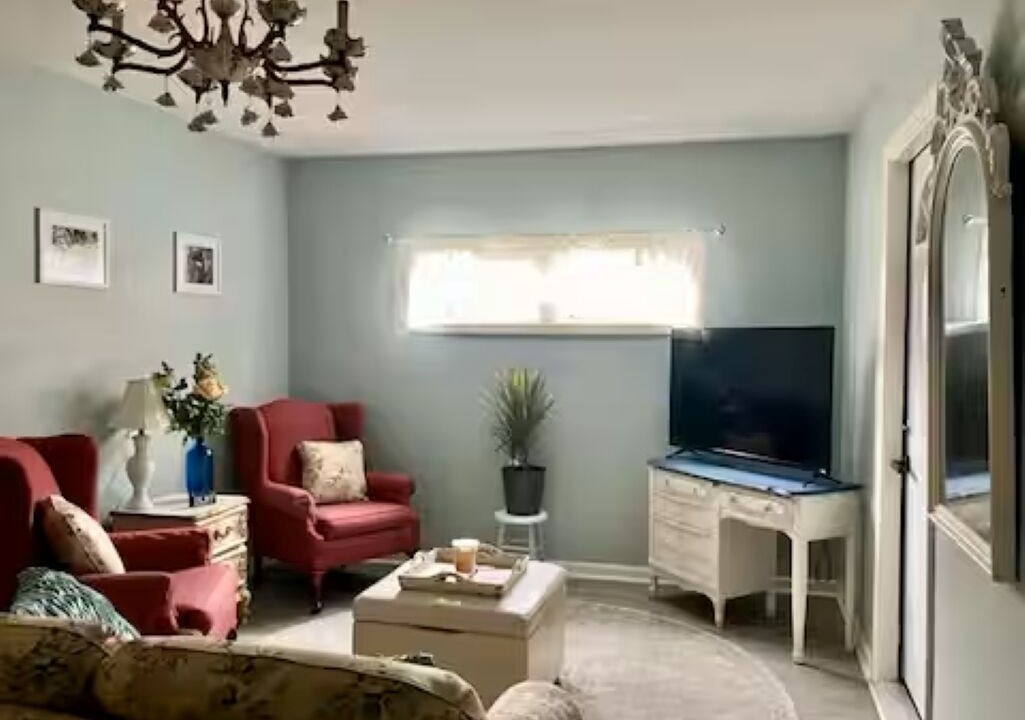 Photo of Livingroom in Harpers Ferry